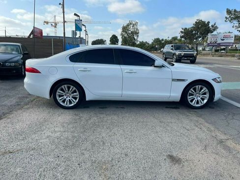 Used 2017 Jaguar XF RWD image 6
