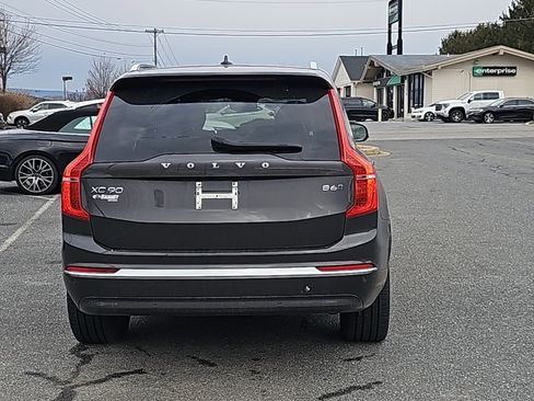 Certified 2024 Volvo XC90 B6 Plus image 13