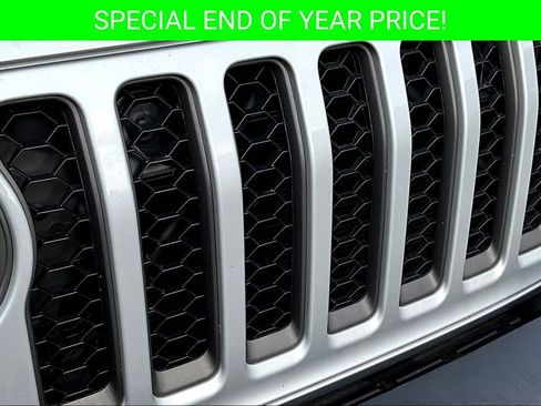 Used 2023 Jeep Gladiator Rubicon w/ LED Lighting Group image 33