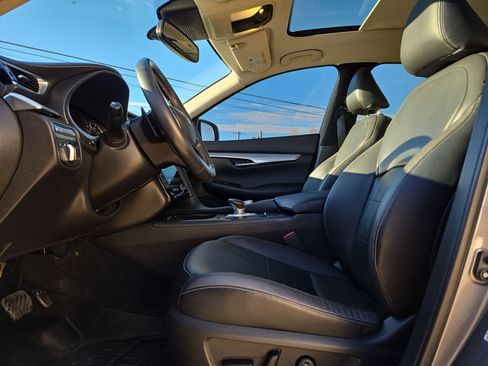 Used 2022 INFINITI QX50 Essential image 16