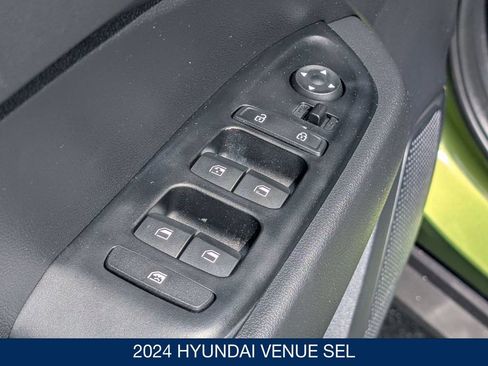 Certified 2024 Hyundai Venue SEL FWD image 12