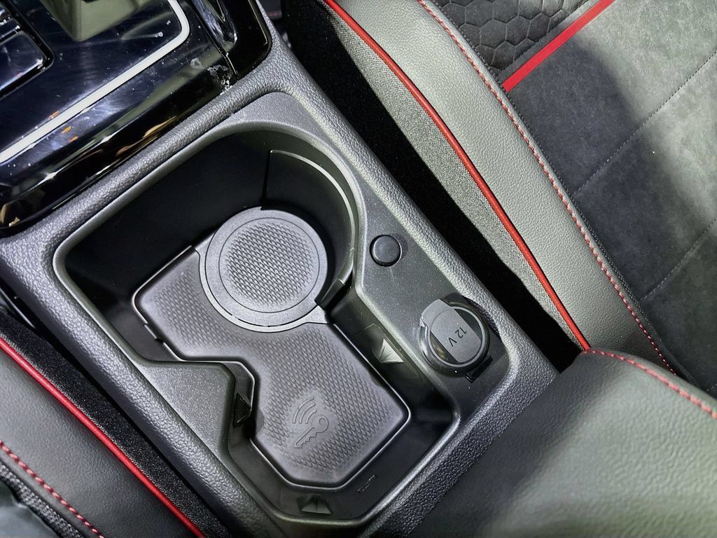 New 2026 Volkswagen GTI SE FWD image 15