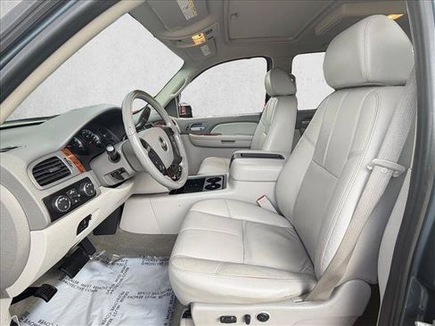Used 2008 Chevrolet Silverado 2500 LTZ w/ Safety Package AWD/4WD image 12