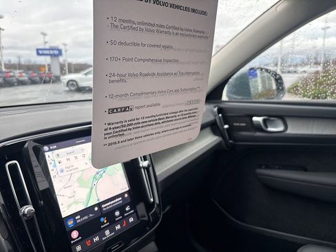 Certified 2023 Volvo XC40 B5 Ultimate w/ Protection Package Premier image 31