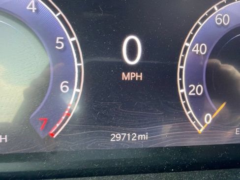Used 2025 Jeep Grand Cherokee L Laredo RWD image 9
