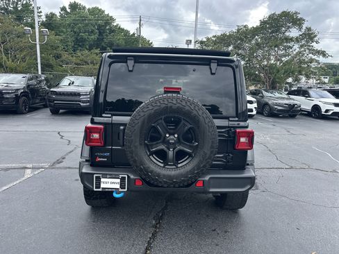 Used 2022 Jeep Wrangler Unlimited Rubicon 4xe AWD/4WD image 8