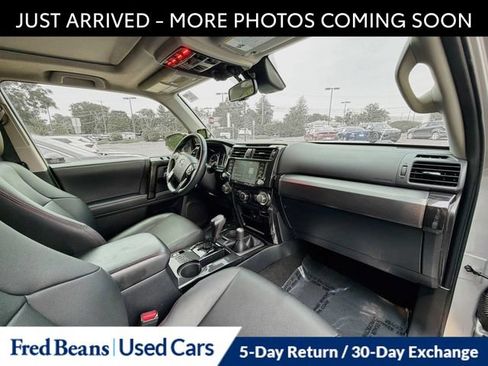 Used 2020 Toyota 4Runner Venture w/ Moonroof Package AWD/4WD image 8