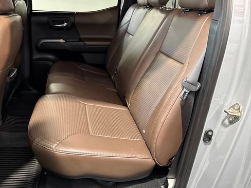 Used 2020 Toyota Tacoma Limited AWD/4WD image 32