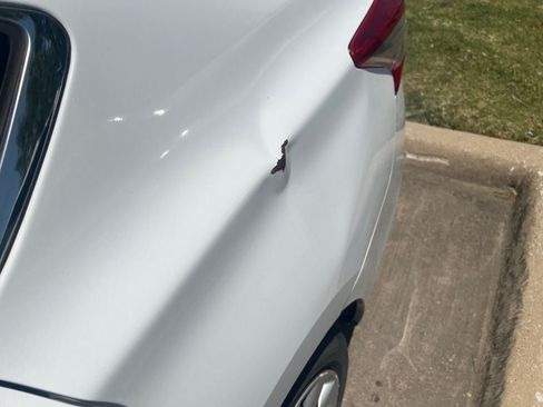 Used 2015 Nissan Sentra SV FWD image 11