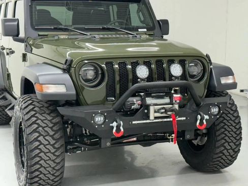 Used 2024 Jeep Wrangler Unlimited Sport AWD/4WD image 9