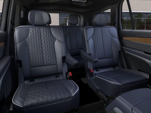 New 2026 Cadillac Vistiq Premium Luxury image 17