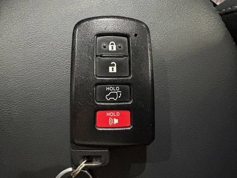 Used 2015 Toyota RAV4 Limited AWD/4WD image 16