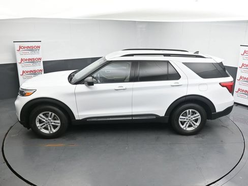 Used 2024 Ford Explorer XLT w/ Equipment Group 202A AWD/4WD image 25