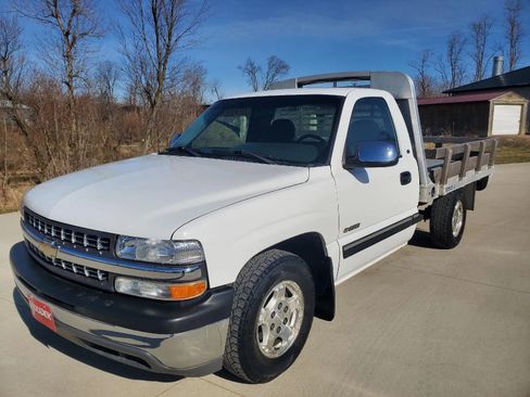 Used 2002 Chevrolet Silverado 1500 LS image 3