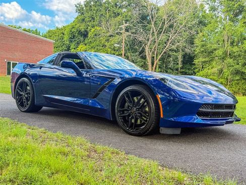 Used 2017 Chevrolet Corvette Stingray Coupe w/ Carbon Flash Badge Package RWD image 31