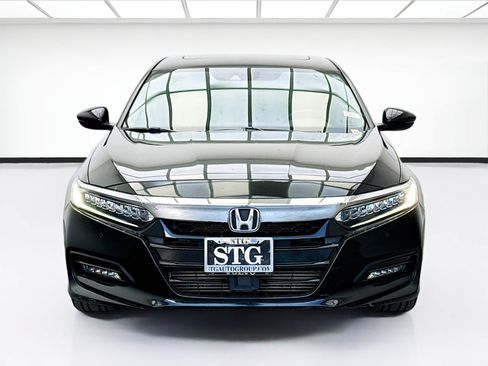Used 2018 Honda Accord Touring image 2
