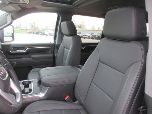 New 2026 GMC Sierra 2500 SLT image 13