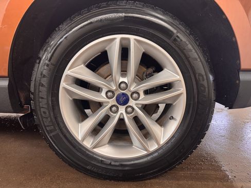 Used 2017 Ford Edge SEL w/ Cargo Accessory Package image 8