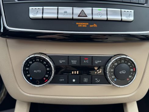 Used 2018 Mercedes-Benz GLS 450 GLS 450 w/ Premium Package image 27