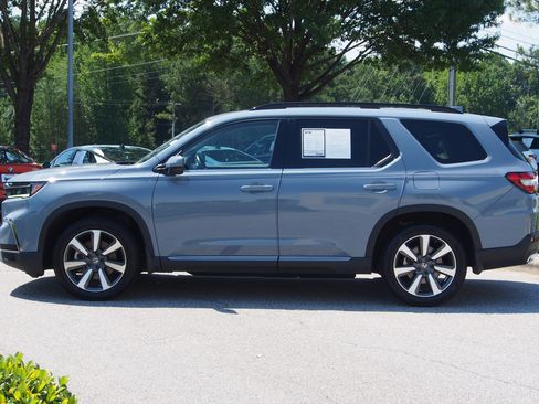 Used 2025 Honda Pilot Touring image 5