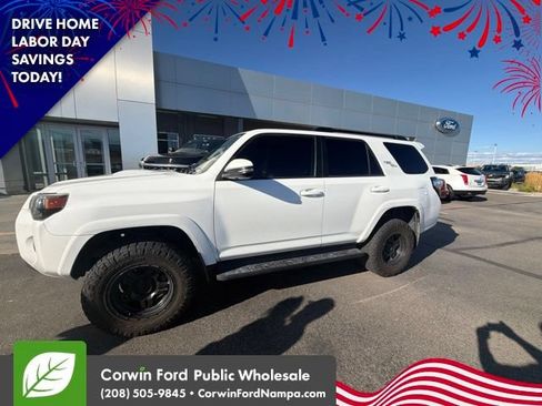 Used 2021 Toyota 4Runner TRD Off-Road Premium AWD/4WD image 4
