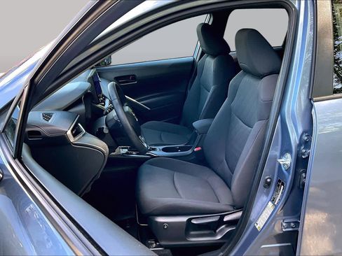 Certified 2023 Toyota Corolla Cross LE w/ Moonroof Package AWD/4WD image 9