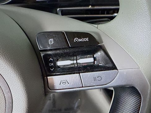 Used 2023 Hyundai Elantra SE image 15