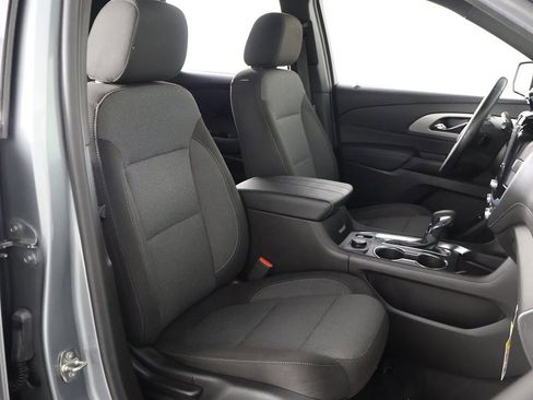 Used 2023 Chevrolet Traverse LT image 30