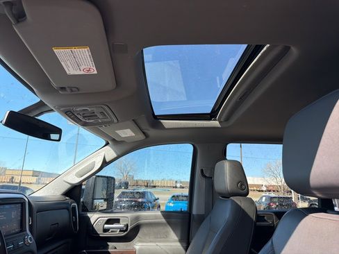 Used 2020 GMC Sierra 2500 SLT w/ SLT Convenience Package image 17