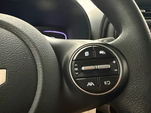 Used 2024 Kia Soul LX FWD image 19