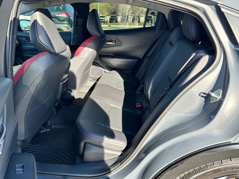 Used 2025 Toyota Prius Plug-In Hybrid image 23