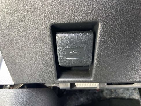 Used 2025 Toyota Corolla LE FWD image 25