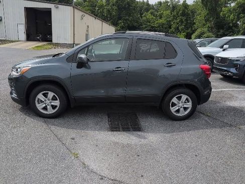 Used 2022 Chevrolet Trax LT w/ Driver Confidence Package AWD/4WD image 4