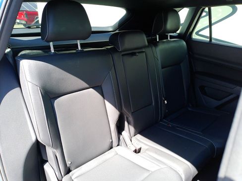 Used 2020 Volkswagen Atlas Cross Sport SE w/ Panoramic Sunroof Package AWD/4WD image 31