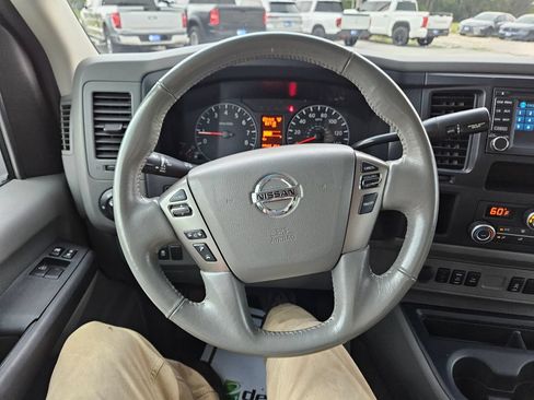 Used 2021 Nissan NV 3500 SL RWD image 12