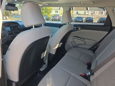 Used 2021 Kia Soul EX image 12