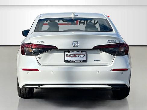 Used 2025 Honda Civic Sport Touring image 6