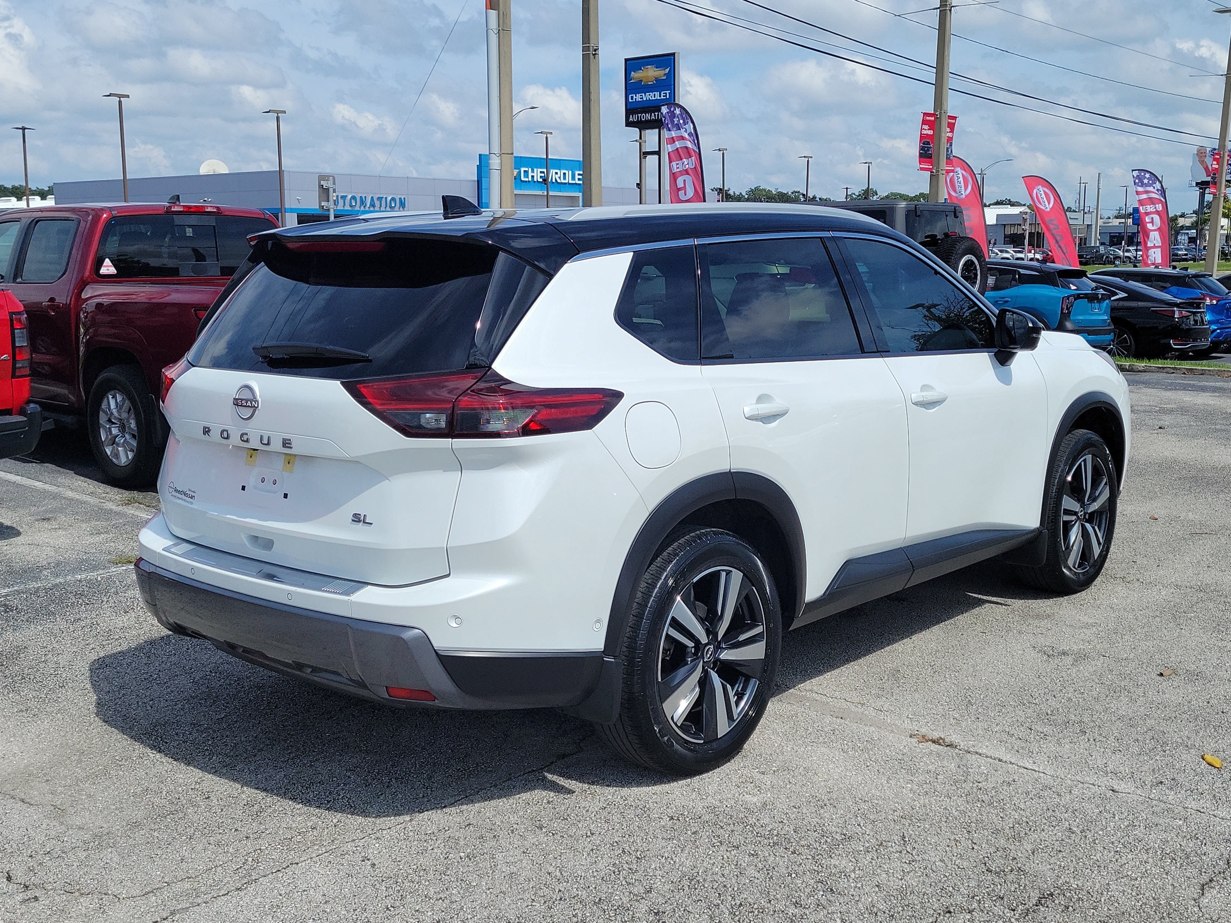 Certified 2024 Nissan Rogue SL w/ SL Premium Package FWD image 4