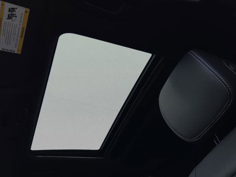 Used 2023 Mercedes-Benz GLC 300 4MATIC Coupe image 22