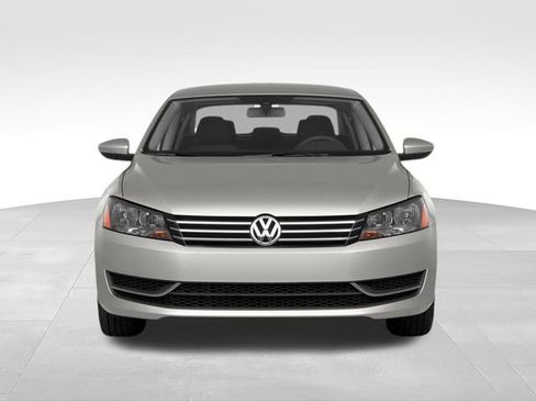 Used 2014 Volkswagen Passat 1.8T SE FWD image 4