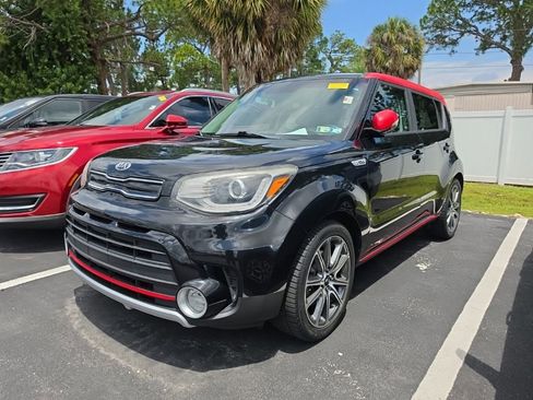 Used 2018 Kia Soul ! w/ Tech Package FWD image 4