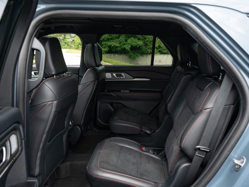 Used 2025 Ford Explorer ST AWD/4WD image 19