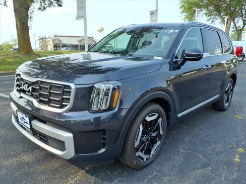 Used 2025 Kia Telluride S FWD image 3
