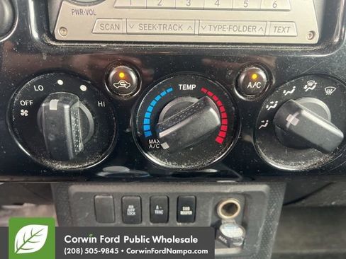 Used 2007 Toyota FJ Cruiser 4WD image 14
