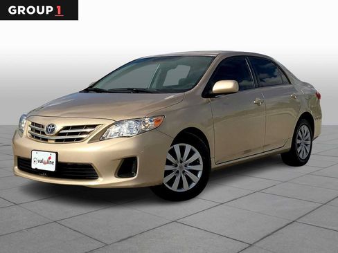 Used 2013 Toyota Corolla LE FWD image 1
