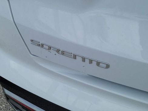 Used 2023 Kia Sorento S FWD image 14