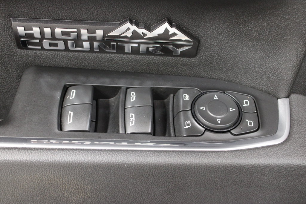 Used 2025 Chevrolet Silverado 1500 High Country w/ High Country Premium Package AWD/4WD image 19