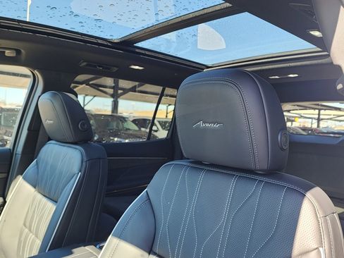 New 2026 Buick Enclave Avenir image 17