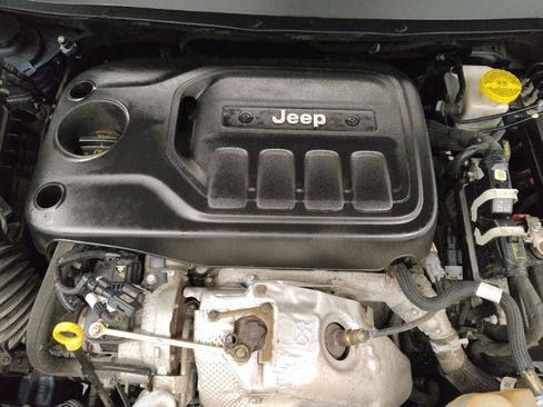 Used 2020 Jeep Cherokee Limited AWD/4WD image 30