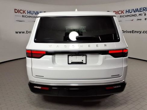 Used 2023 Jeep Wagoneer Series II AWD/4WD image 5